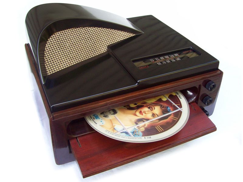 PHILCO 49-1401 Boomerang Record-in-Slot Bing Crosby Radiogram